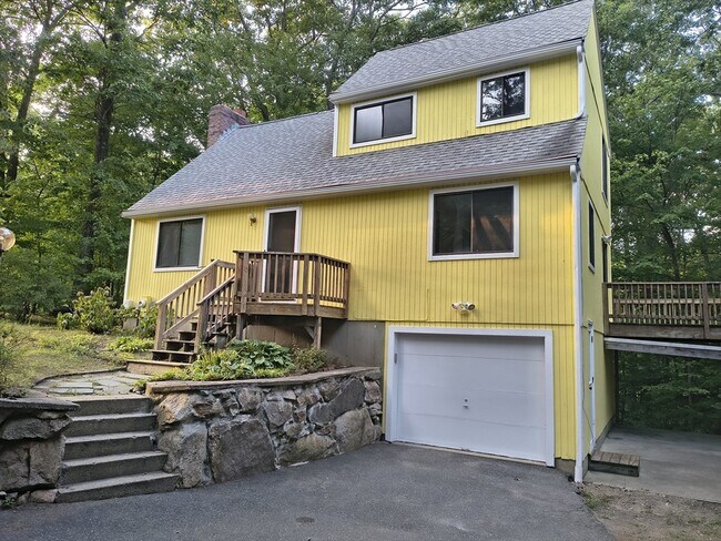Foto del edificio - 16 Hundred Oaks Ln