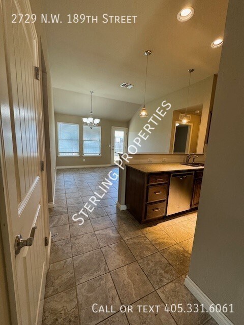 Foto del edificio - 2729 NW 189th St
