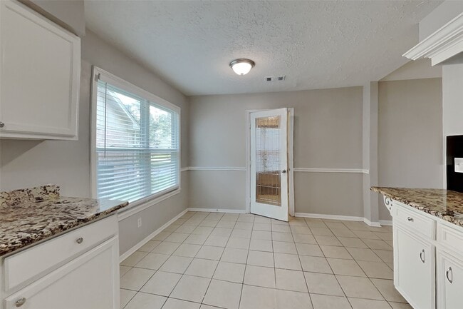 Foto del edificio - 22530 Smokey Hill Dr