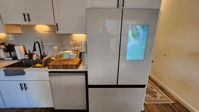 Kitchen - 1021 Edith Blvd NE