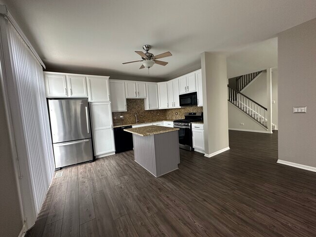 Building Photo - 275 Tower Hill Dr