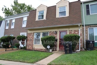 Building Photo - 708 Kaplan Ct
