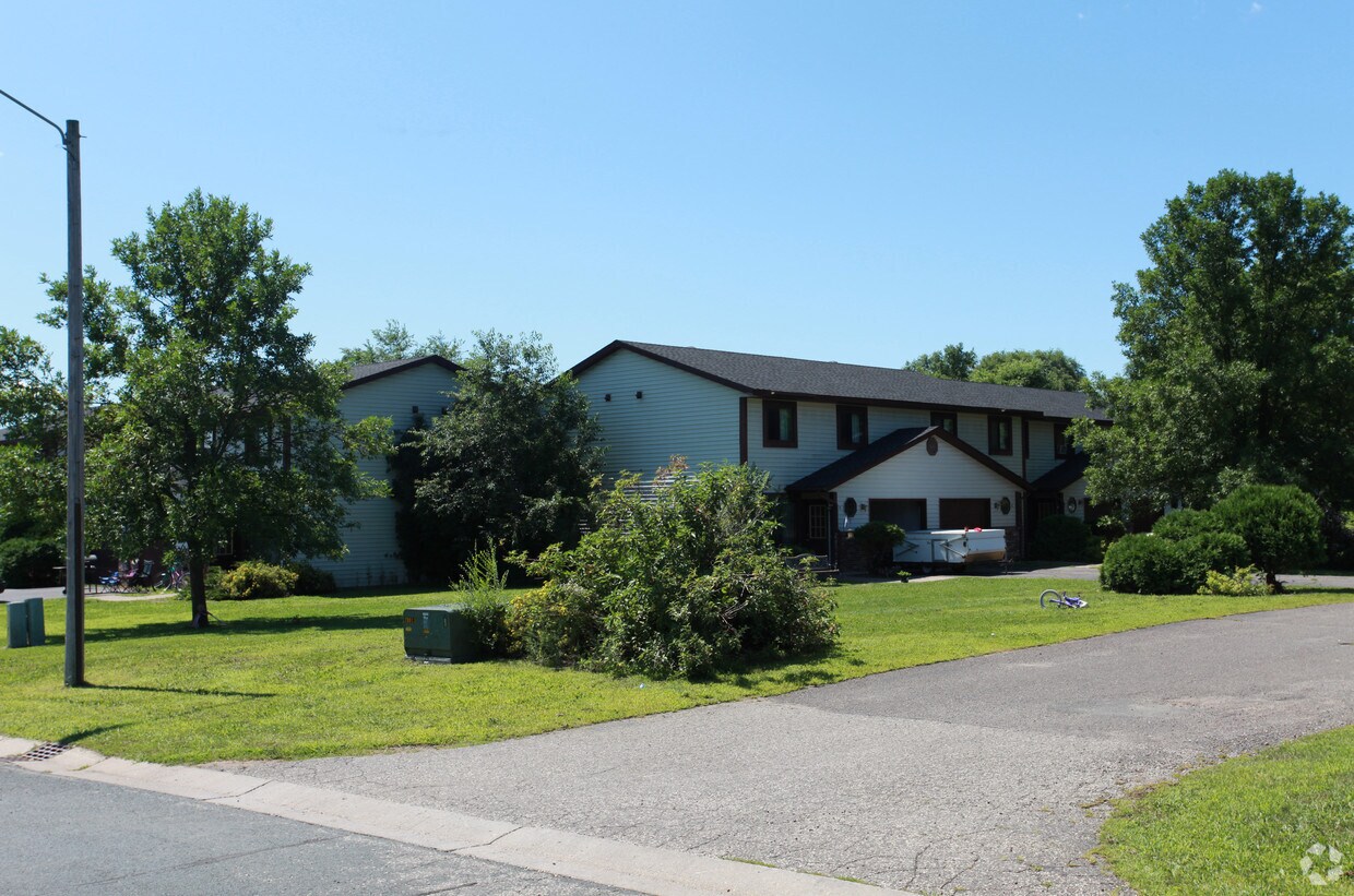 425 Reed St, Somerset, WI 54025 Apartments in Somerset, WI