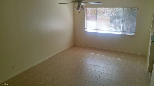 Foto del edificio - 2 br, 1.5 bath Duplex - 1705 Lawyer St Apt A