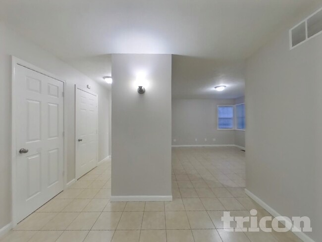 Building Photo - 3217 Muriel Pl