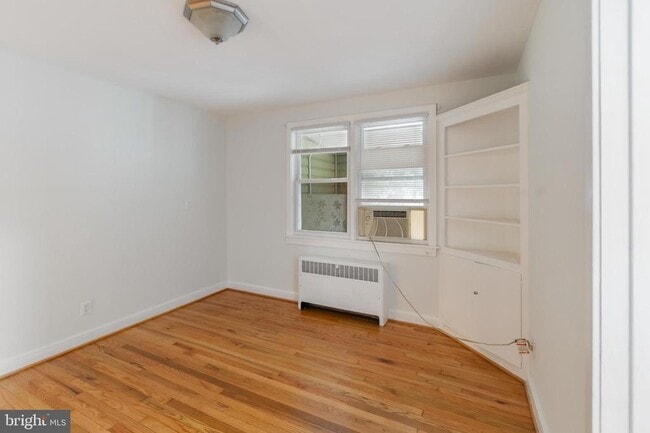 Building Photo - 920 Boucher Ave
