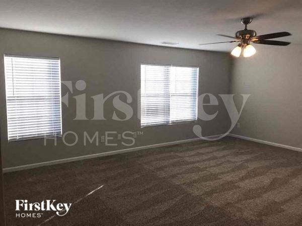Foto del edificio - 6712 Blackwood Ln