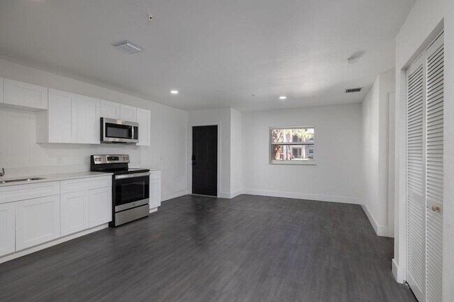 Foto del edificio - 1810 Nebraska Ave