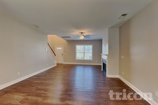 Foto del edificio - 1100 Silver Farm Rd