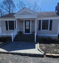 Building Photo - 1524 Express Dr S