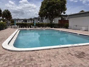 Building Photo - 6503 Winfield Blvd
