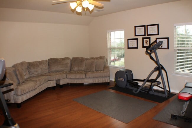 Building Photo - 1614 Westfield way