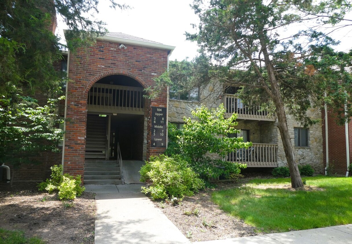Primary Photo - 2 Bed/ 1 Bath- Village South Condominiums ...