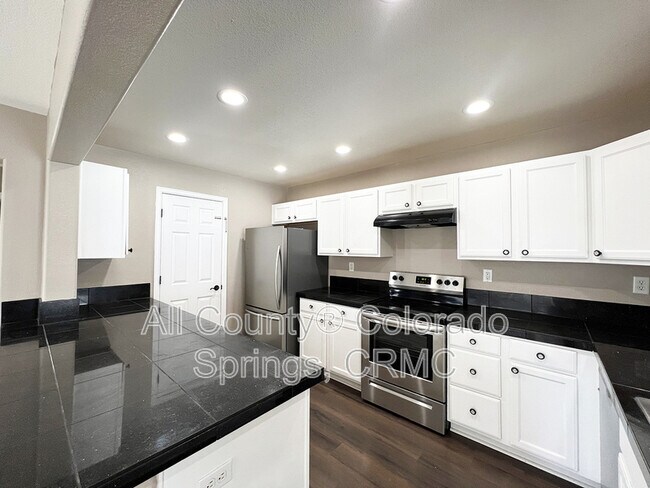 Foto del edificio - 14345 Woodrock Path