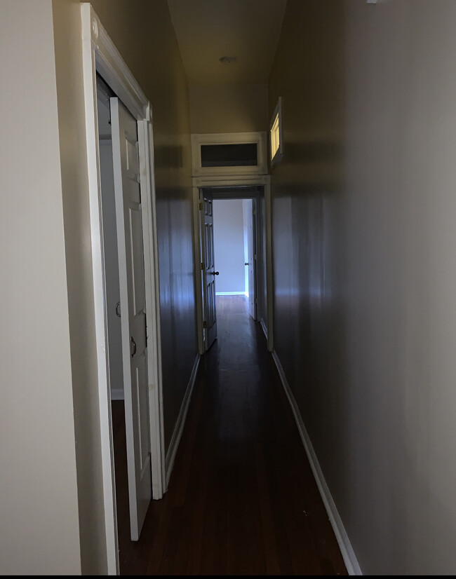 Building Photo - 1405 Park Ave
