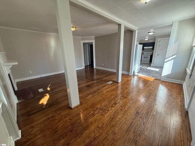 Foto del edificio - 801 Perry Rd