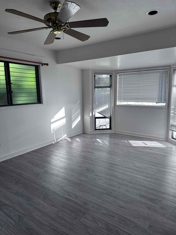 Building Photo - 99-564-564 Paihi St
