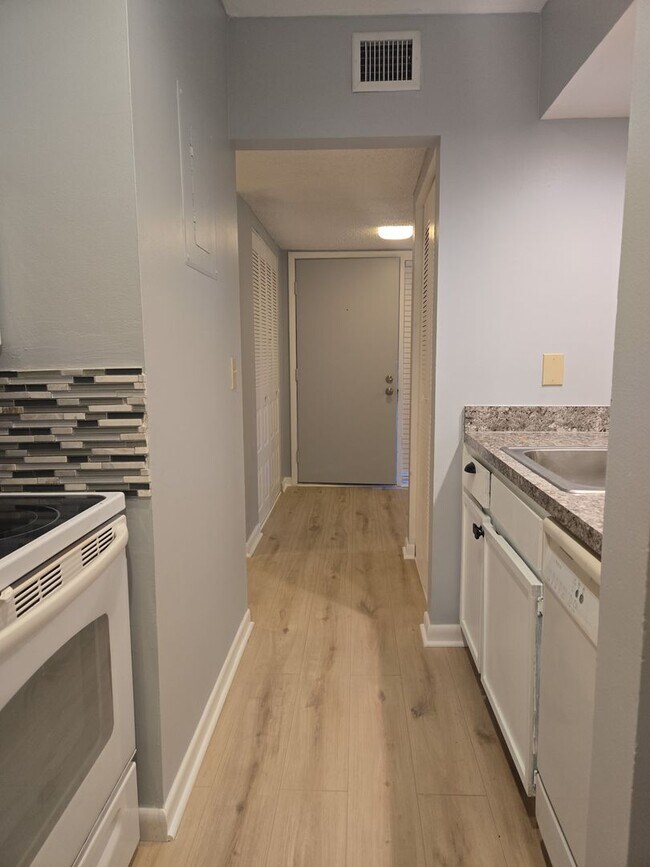 Foto del edificio - 160 Live Oak Woods Ct