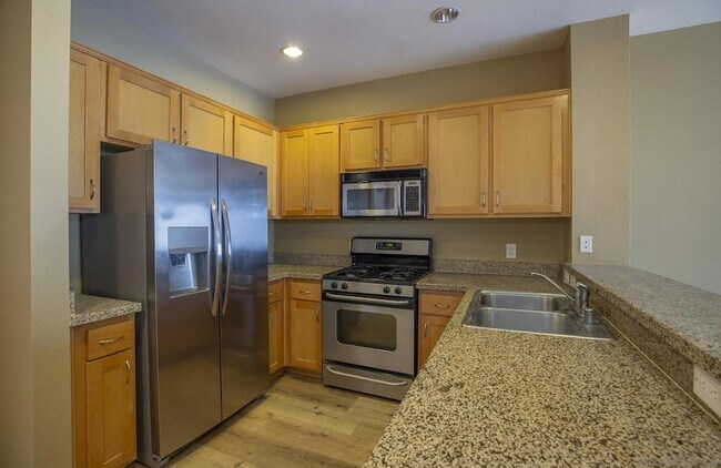 Foto del edificio - 450 J St