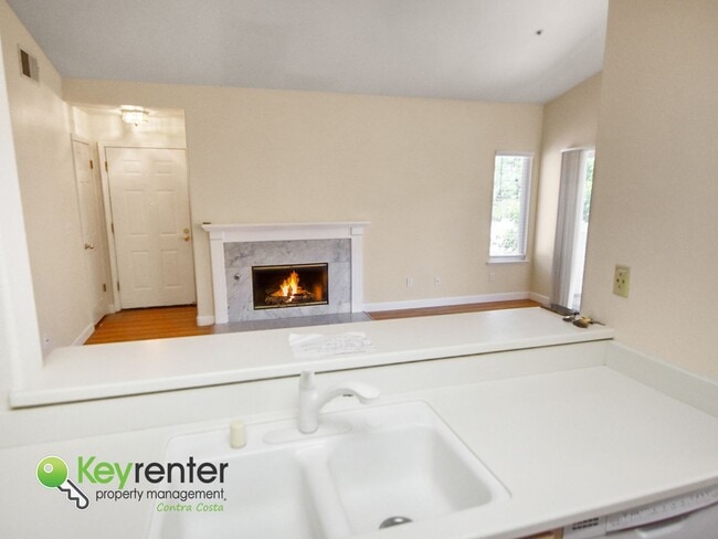 Foto del edificio - Rare San Ramon Foothills Condo available!