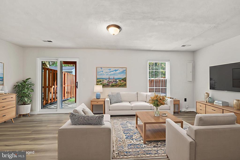 Foto principal - 306 Kings Crest Dr