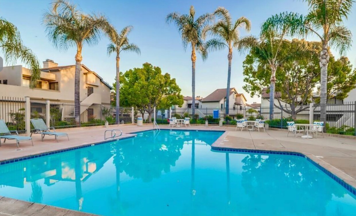 Primary Photo - 3693 Avocado Village Ct