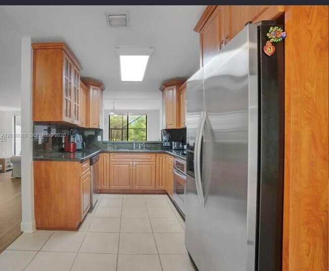 Building Photo - 3643 Estepona Ave
