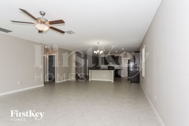 Foto del edificio - 10226 Bright Crystal Ave