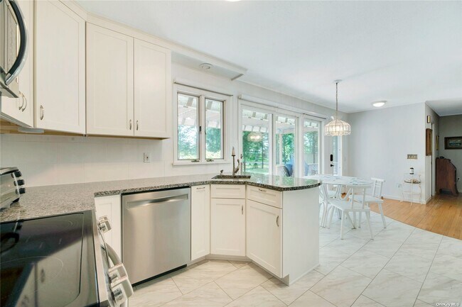 Building Photo - 1075 Inlet Ln