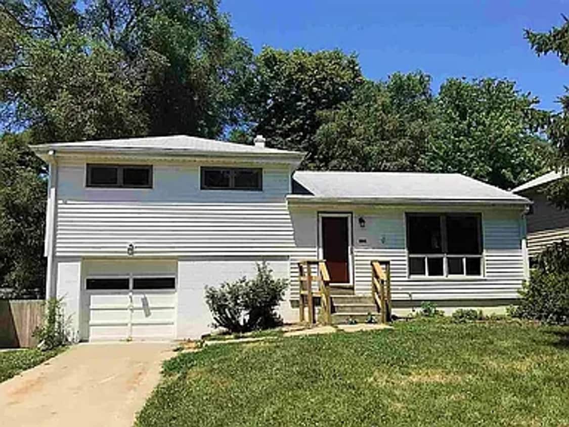 Photo - 6630 Lafayette Ave - 3 Bed/1 Bath in Bowling Green | Updated Kitchen and Bath, Hardwoods, Attached G