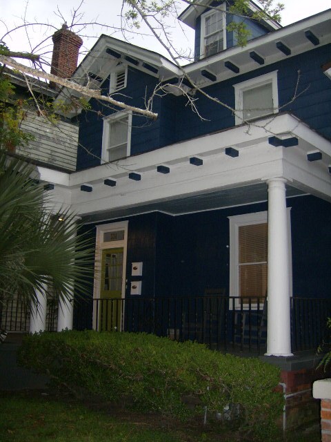 Building Photo - 534 E Waldburg St