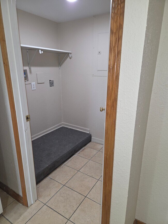 Building Photo - 25667 Buckley Ln