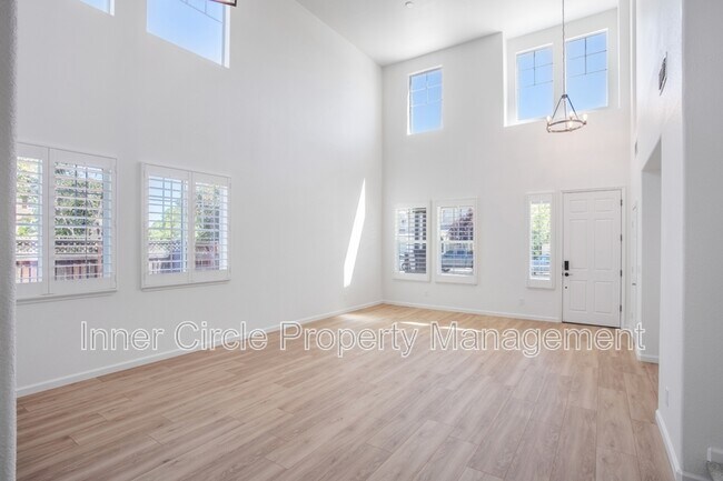Building Photo - 5560 McFarlan Ranch Dr