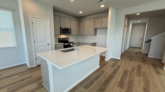 Building Photo - 108 Elm Br Trl