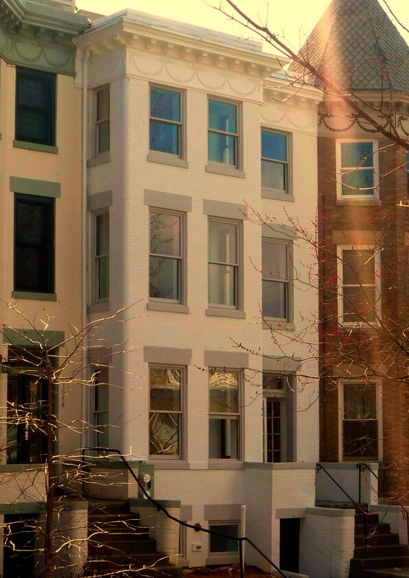 Primary Photo - 1646 Irving St NW