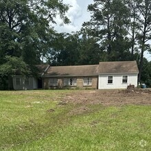 Building Photo - 1040 Fort Dale Rd