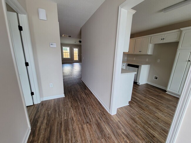 Foto del edificio - 431 Andover Dr