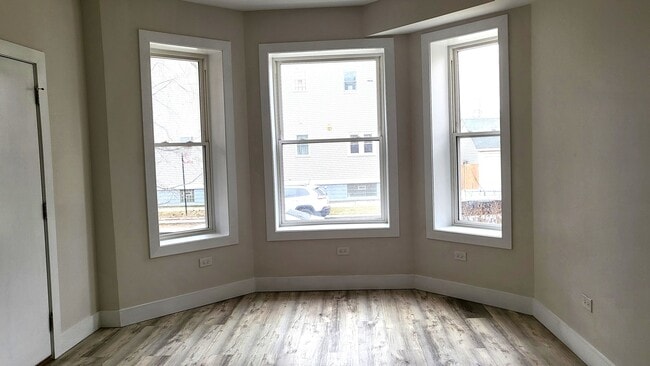 Foto del edificio - 2904 W Nelson St