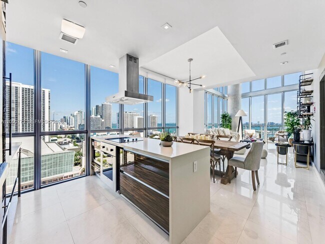 Building Photo - 1100 Biscayne Blvd