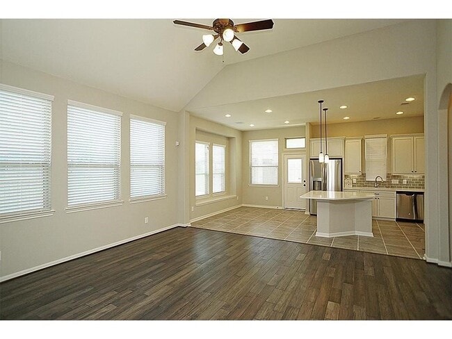 Foto del edificio - 2411 Village Water Ct