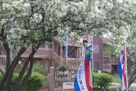 Building Photo - The Oaks of Lake Bluff