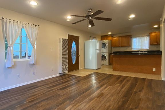 Foto del edificio - 632 W 11th St