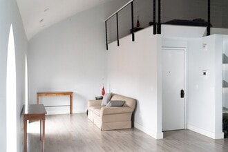 Building Photo - 847 State St