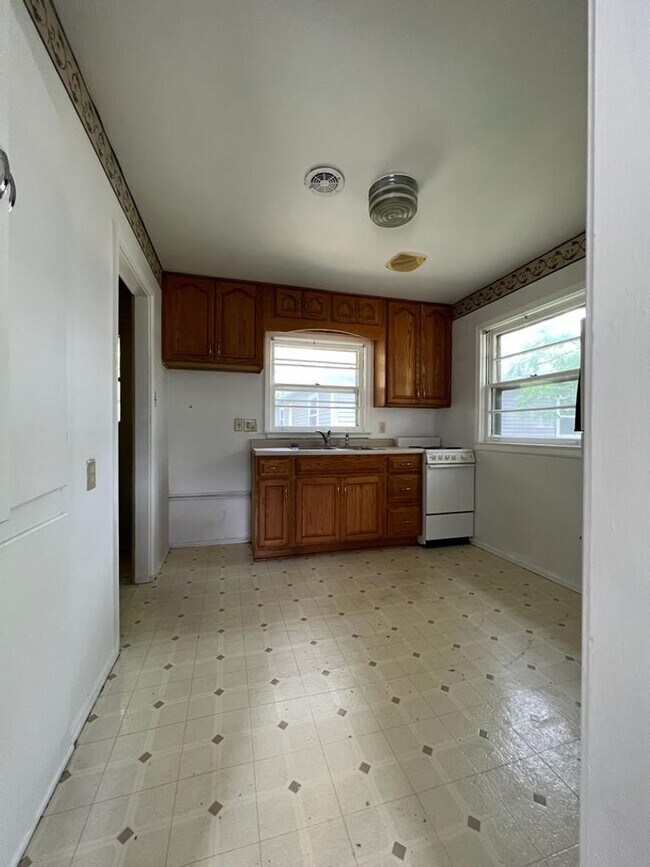 Building Photo - 411-413 s 28th