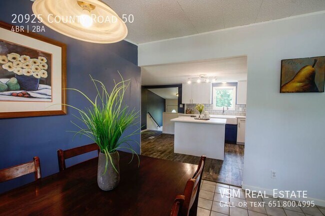 Building Photo - Beautiful 4b 2b Available Now!!!