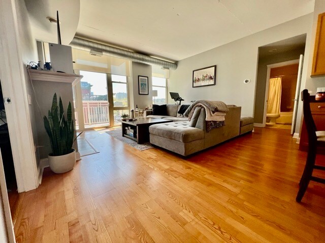 Foto del edificio - 1001 W Madison St