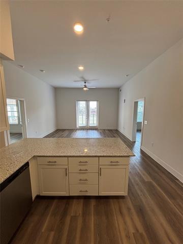 Foto del edificio - 300 N McDonald St