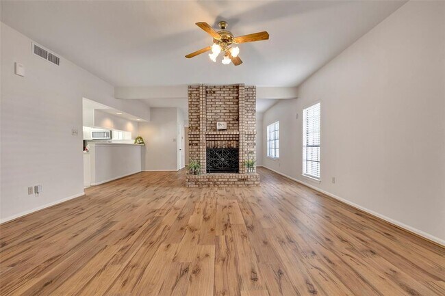 Building Photo - 15315 Hillside Park Way