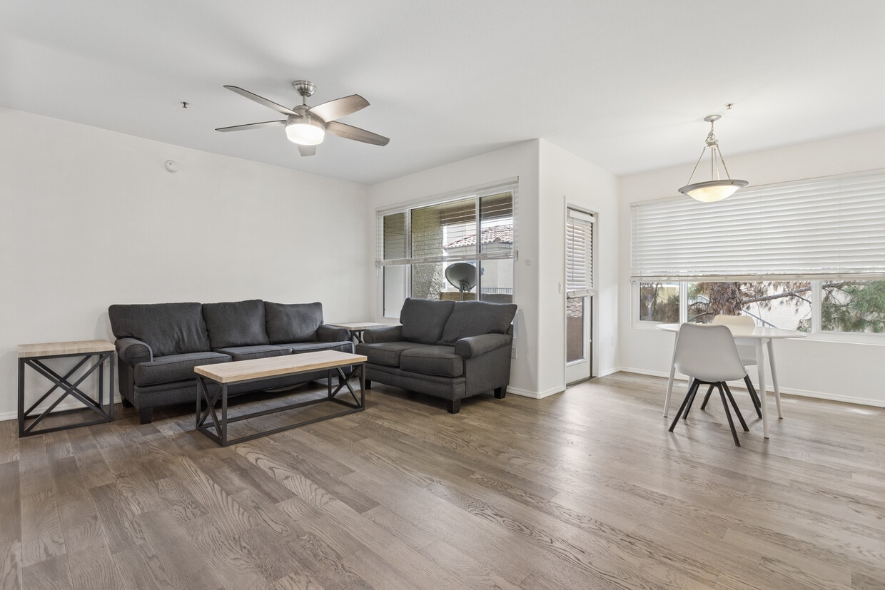 Great Room - 4925 E Desert Cove Ave (Scottsdale, AZ)