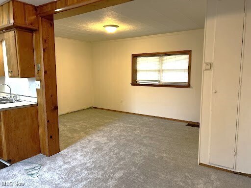Building Photo - 211 Ravine St